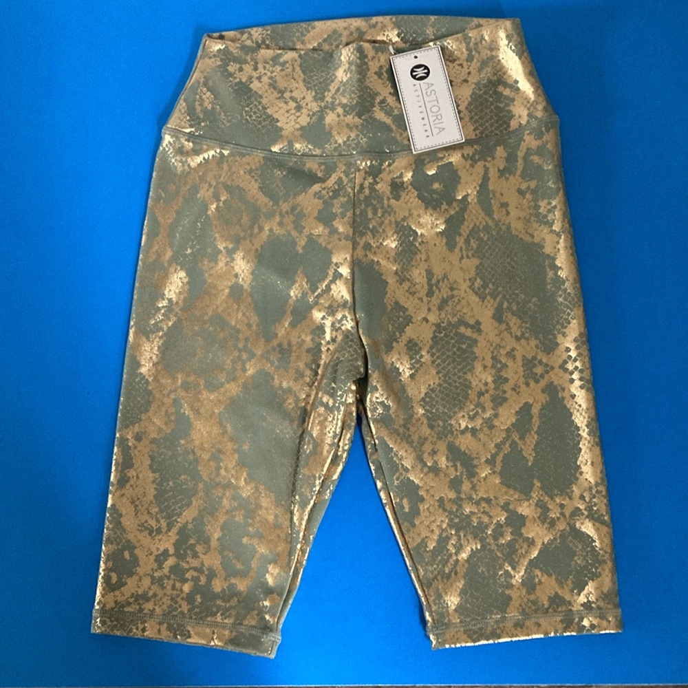 Astoria Activewear Stretch workout shorts M